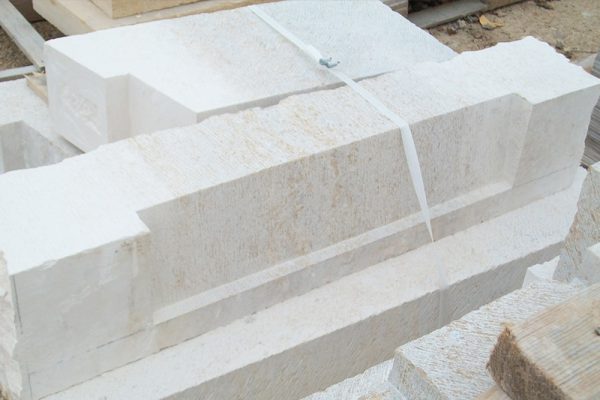Innovation en pierre du Quercy — Eusebio Pinto, tailleur de pierre dans le Lot