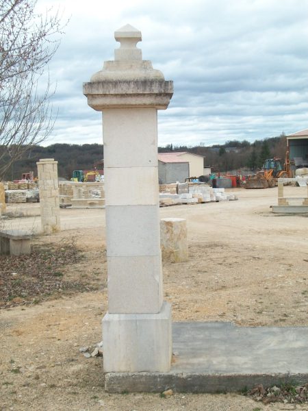 Piliers de portail en pierre du Quercy — Eusebio Pinto, tailleur de pierre dans le Lot